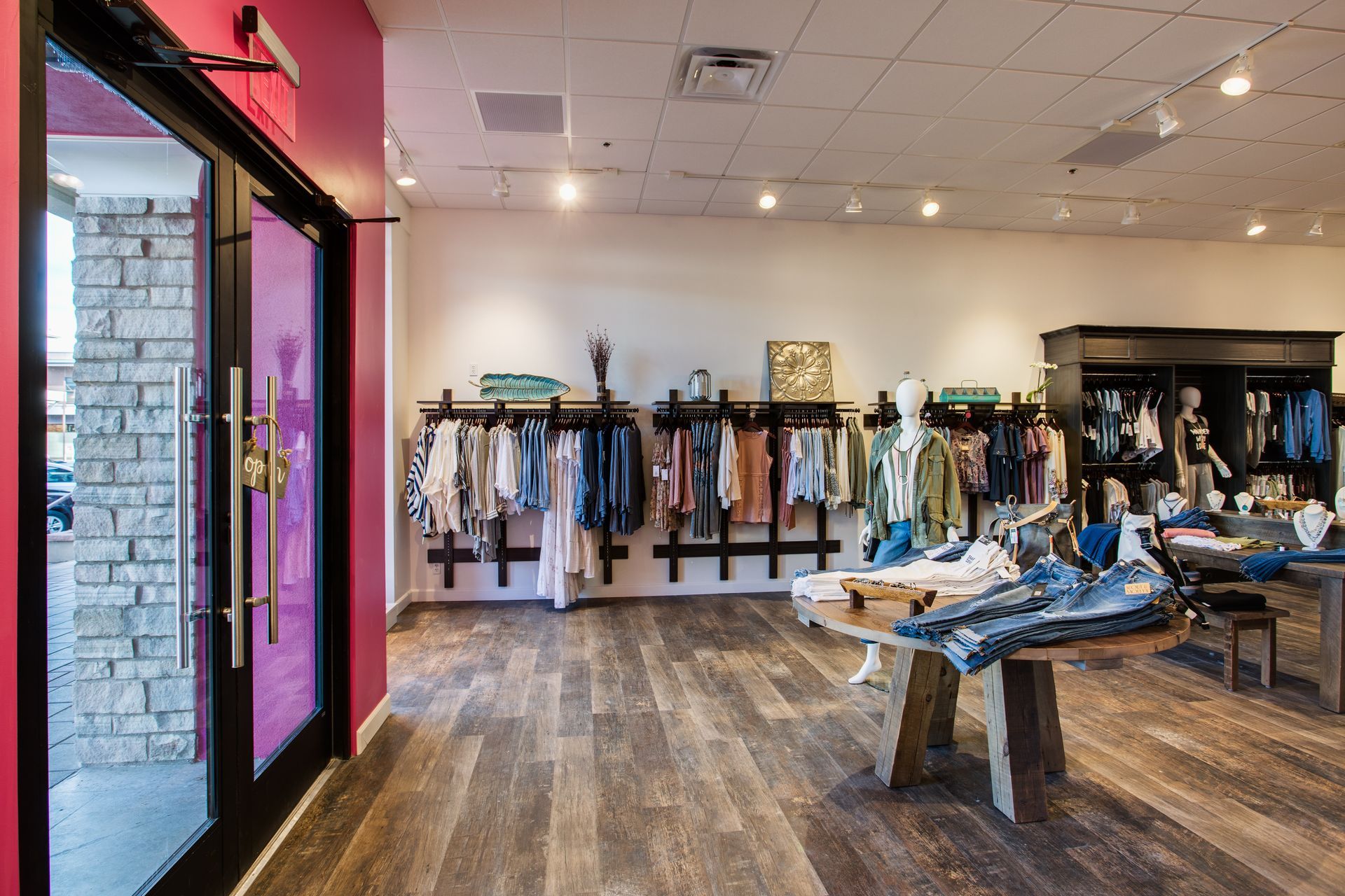 LSE - Shopping Centers & Retail - Scout & Molly’s - Boulder, CO