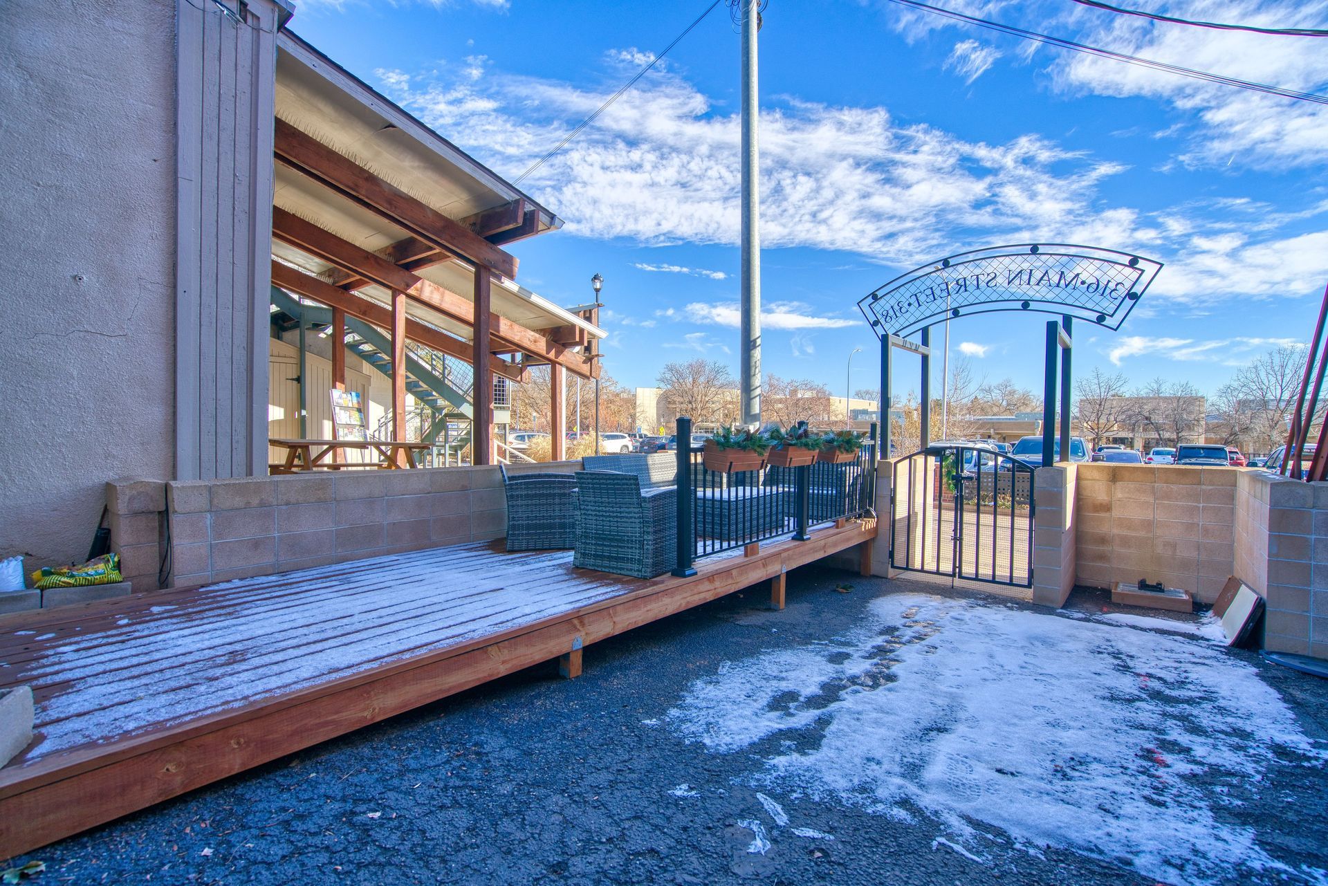 LSE - Shopping Centers & Retail - 318 Main Street