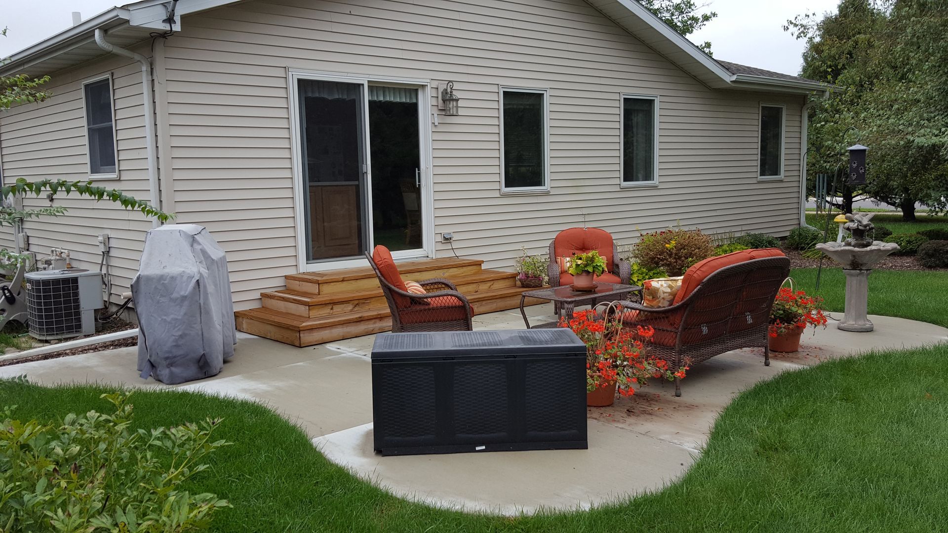 custom patio for outdoor entertaining in iowa
