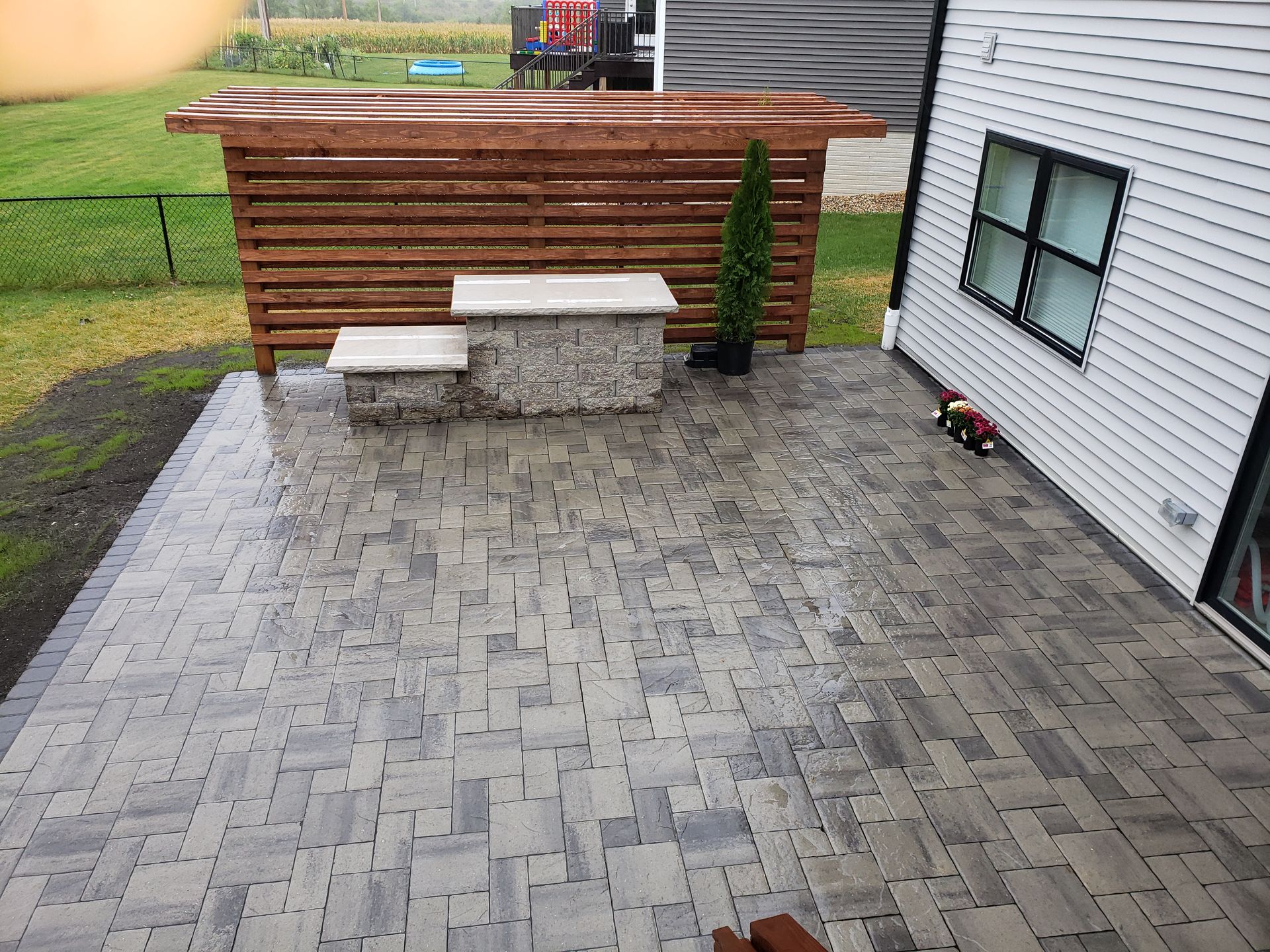 custom patio and outdoor bar 