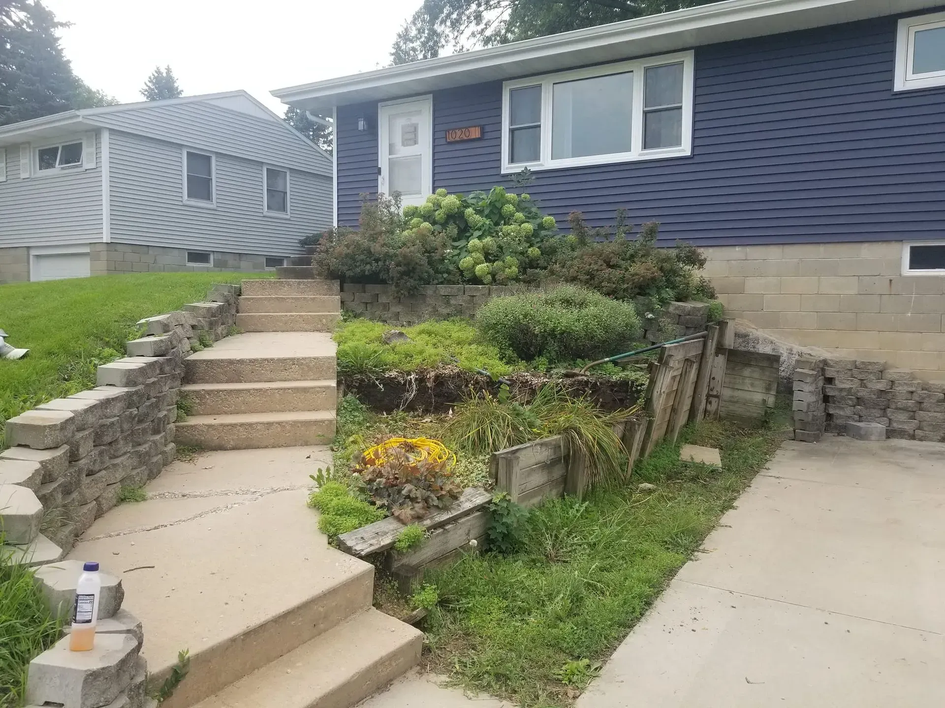 custom installed retaining wall 