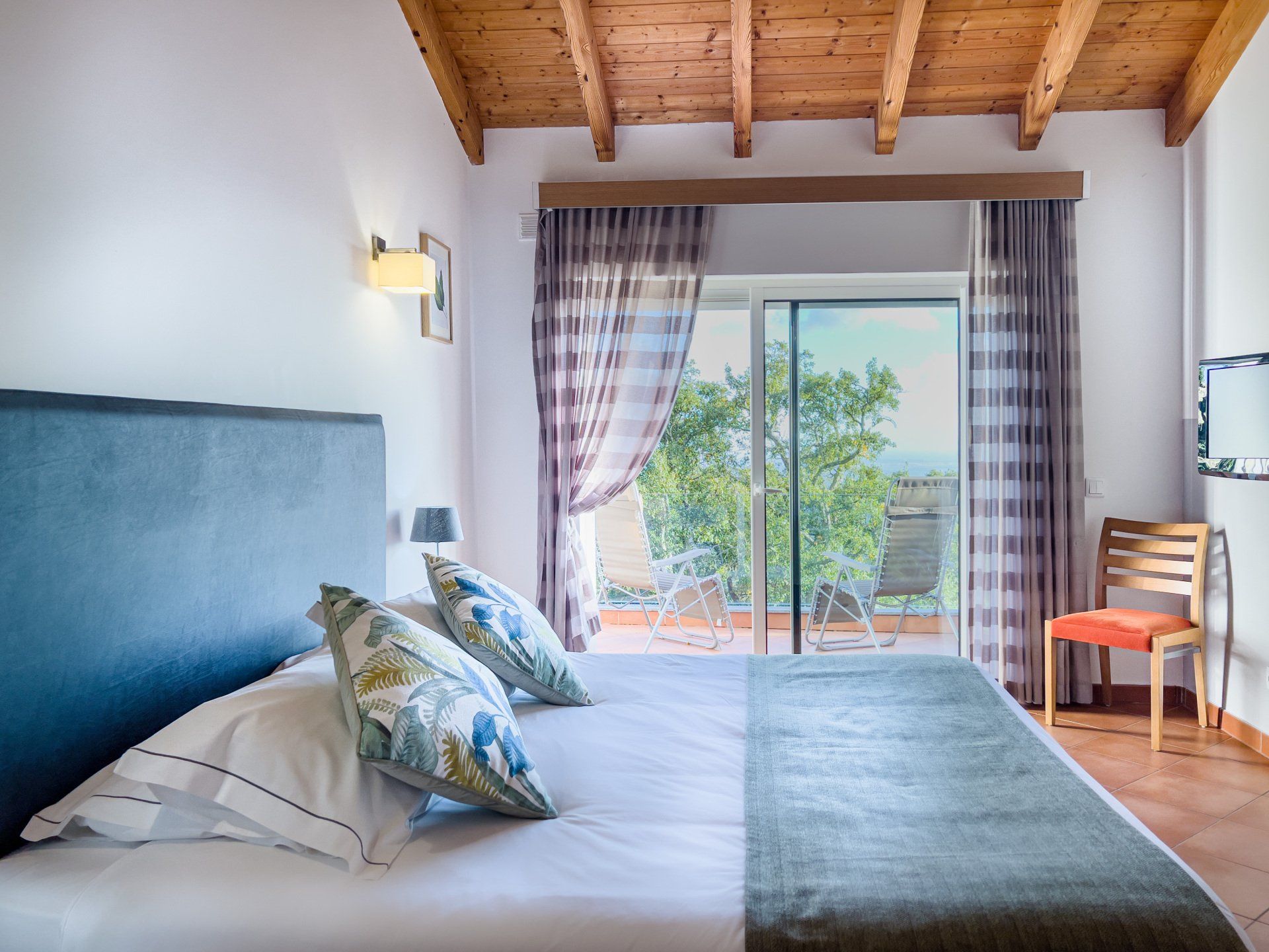 The bed of a premium double room