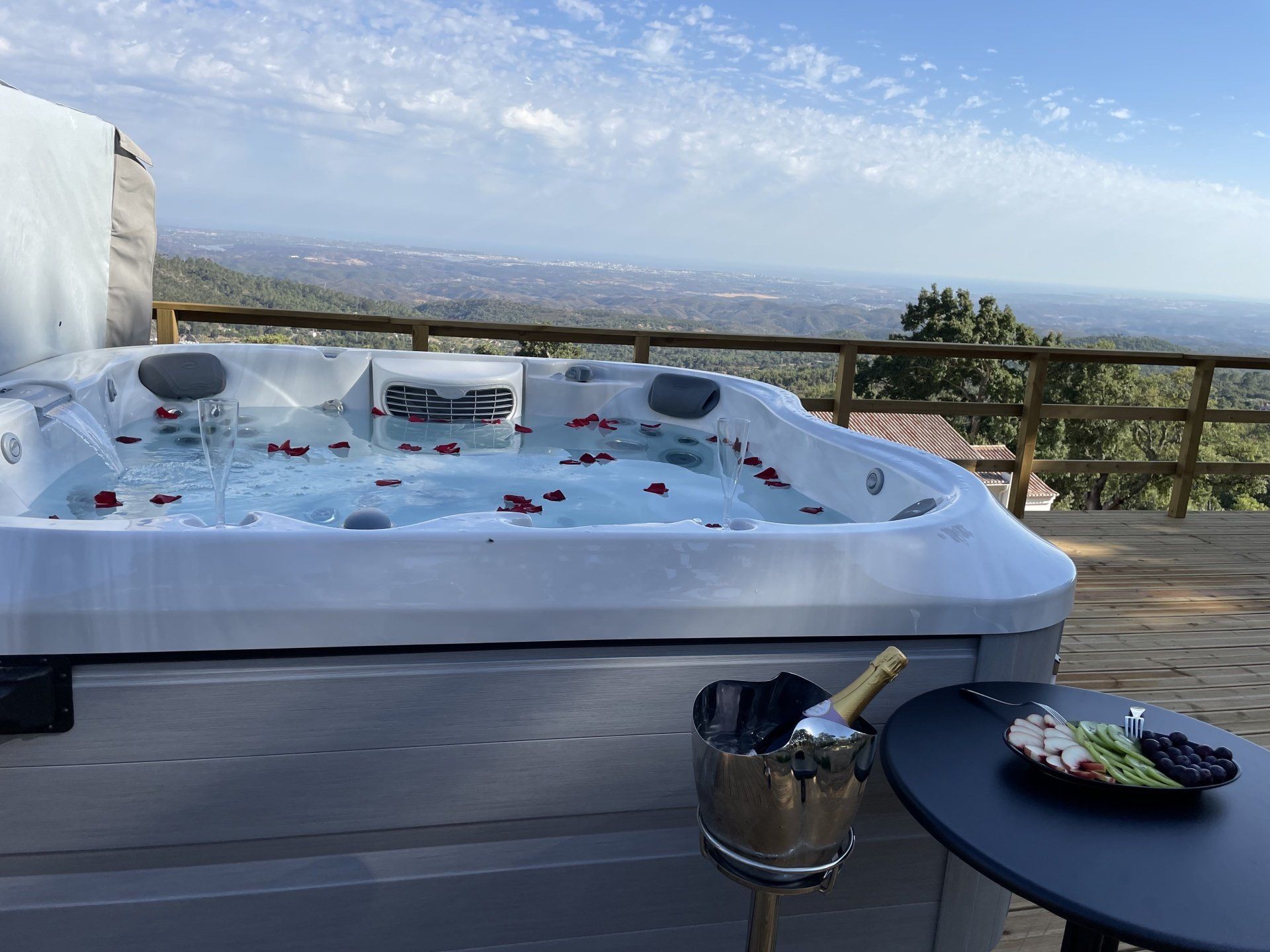Jacuzzi with rose pettles