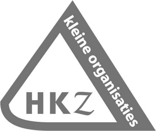 Het HKZ-logo met een grijze driehoek en de woorden 