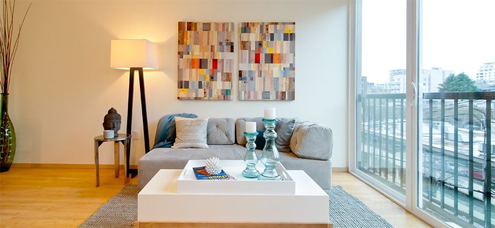 home internal image of sofa set