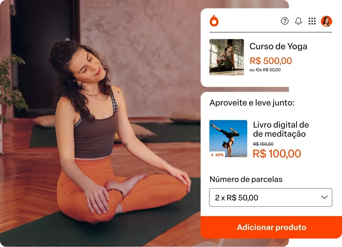 Uma mulher está sentada em um tapete de ioga em posição de lótus.