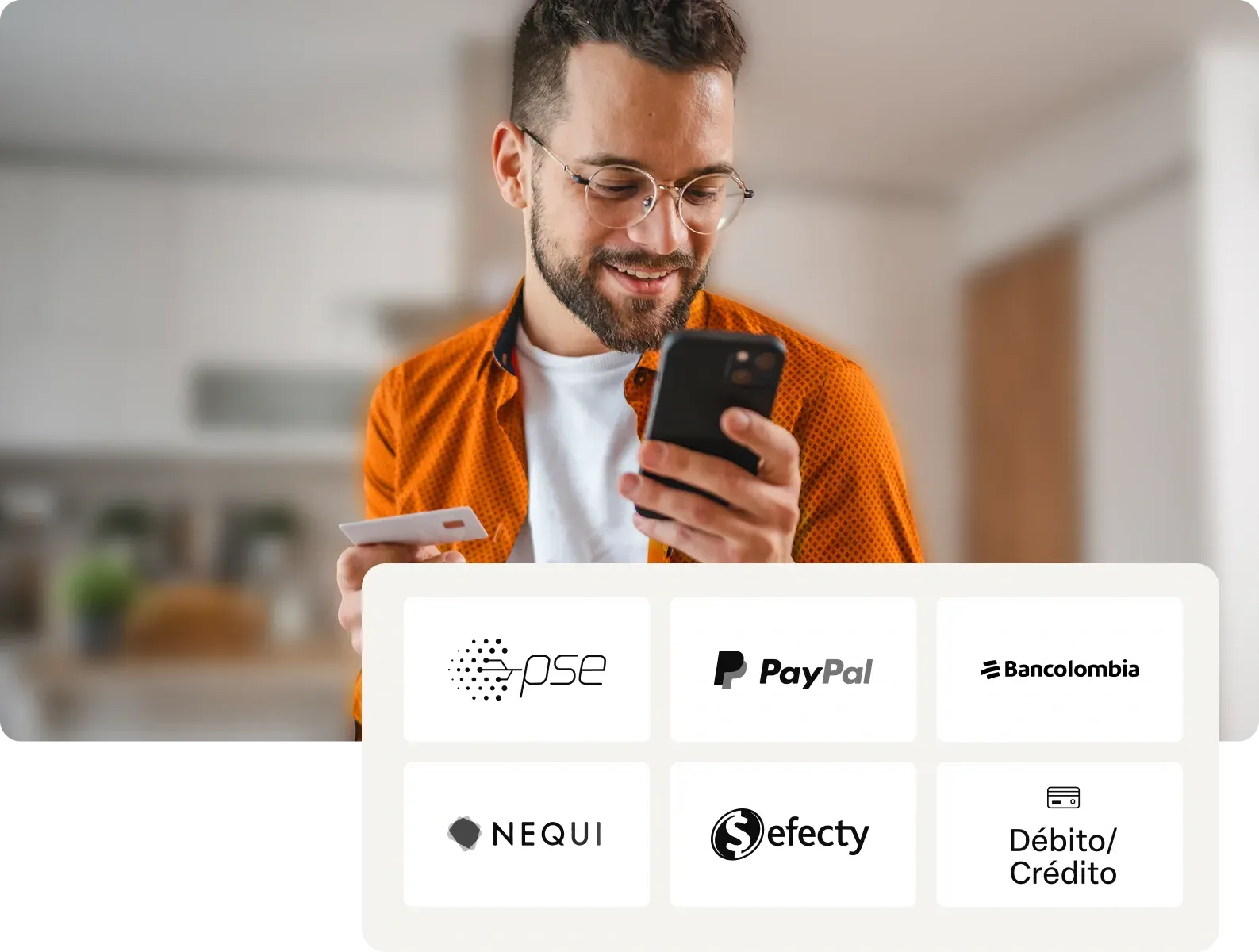 Homem de jaqueta laranja usando o celular, com uma grade de logotipos de métodos de pagamento na frente.