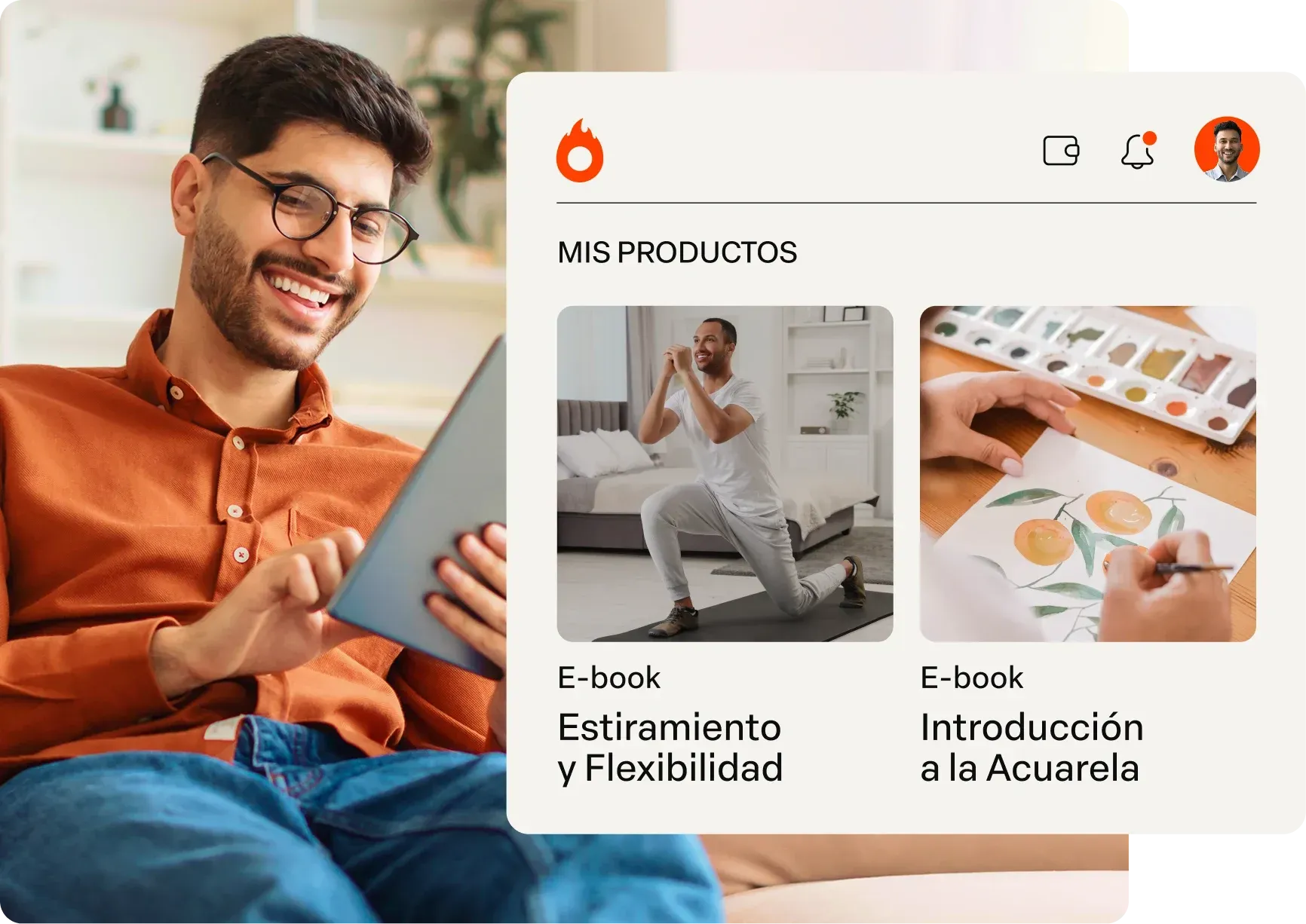 Homem sorrindo em um sofá usando um tablet ao lado de uma tela que exibe cartões de produtos ilustrados em português.