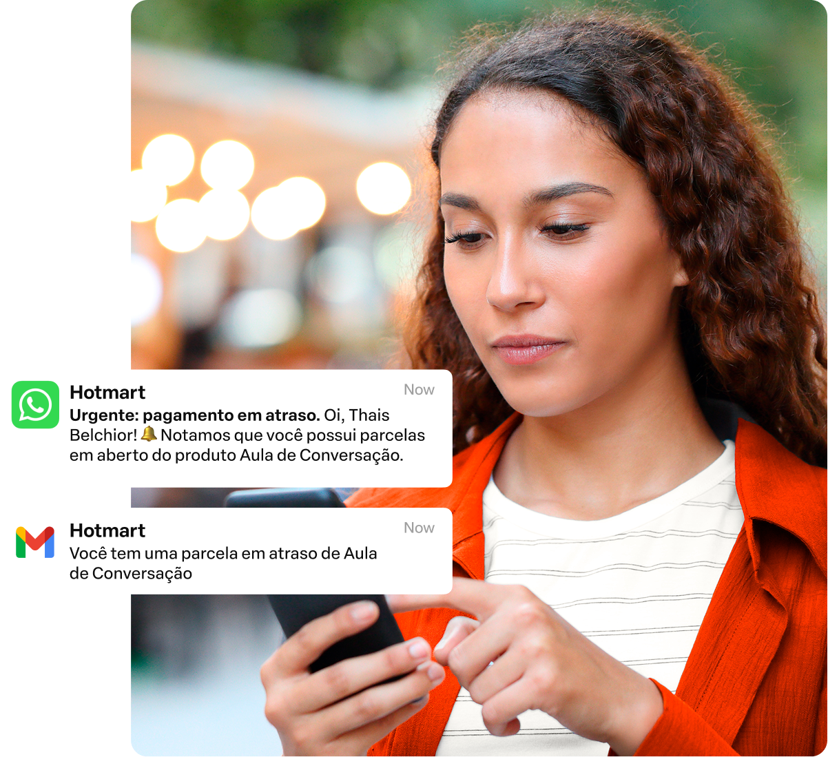 Mulher com suéter laranja usando um smartphone com notificações de aplicativos aparecendo na tela.
