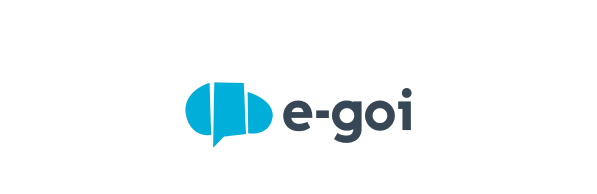 Um logotipo para e-goi com um balão de fala azul em um fundo branco.