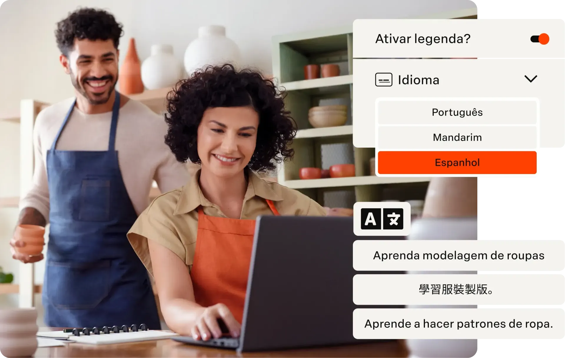 Duas pessoas em uma cozinha usando um laptop ao lado de uma interface de busca de receitas na tela.