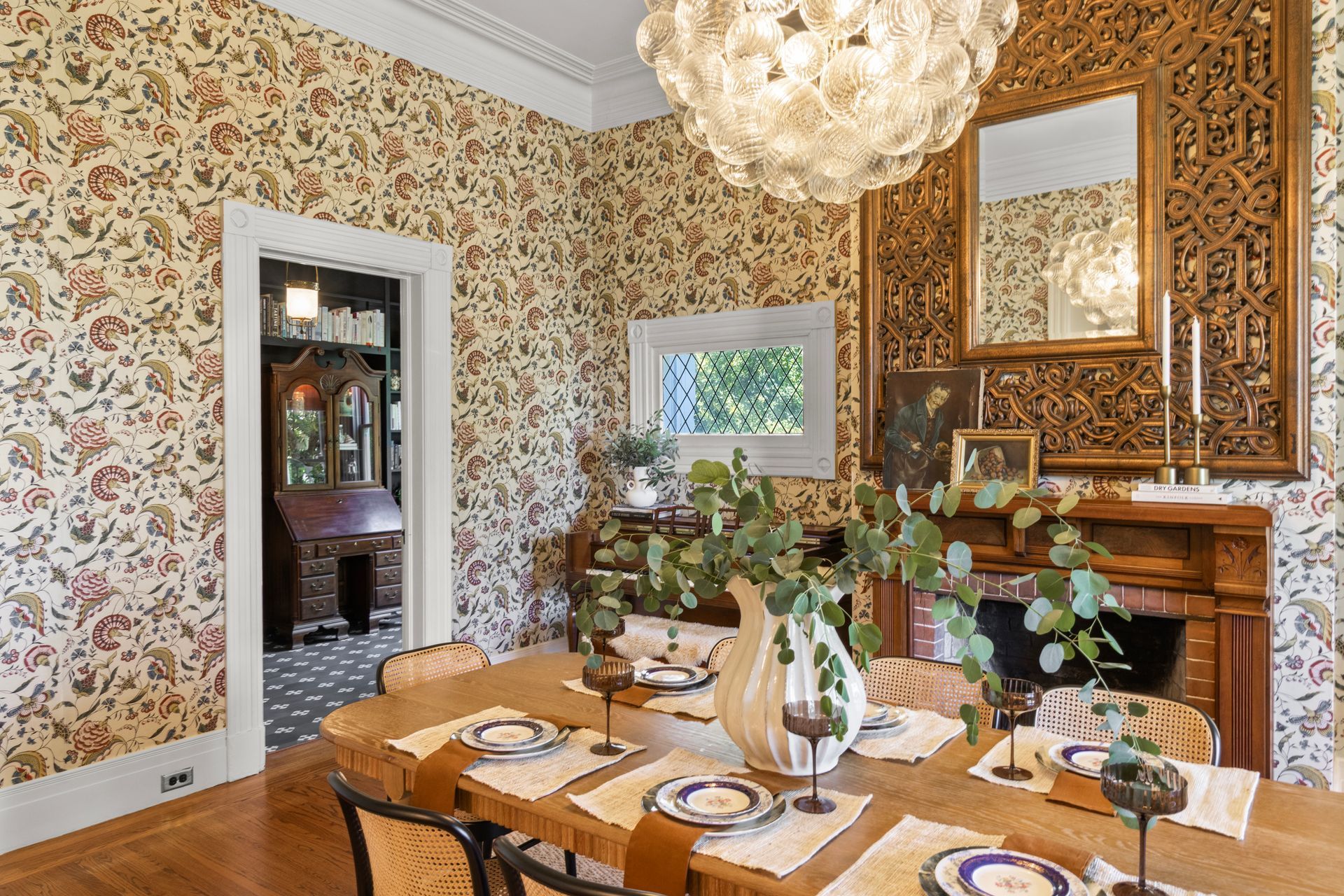 2727 Russell Boulevard, Davis, CA, USA Home for Sale, with an elegant interior and classic design