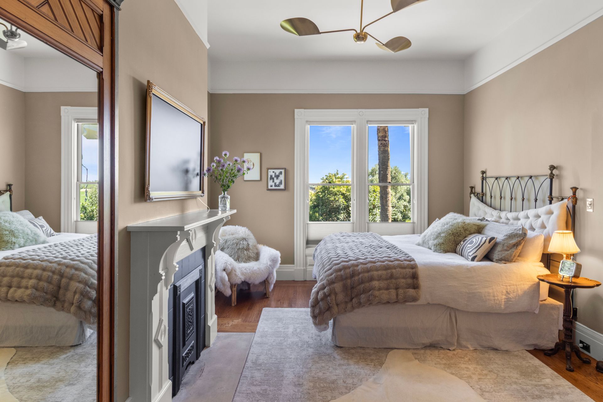 2727 Russell Boulevard, Davis, CA, USA Home for Sale, with an elegant interior and classic design