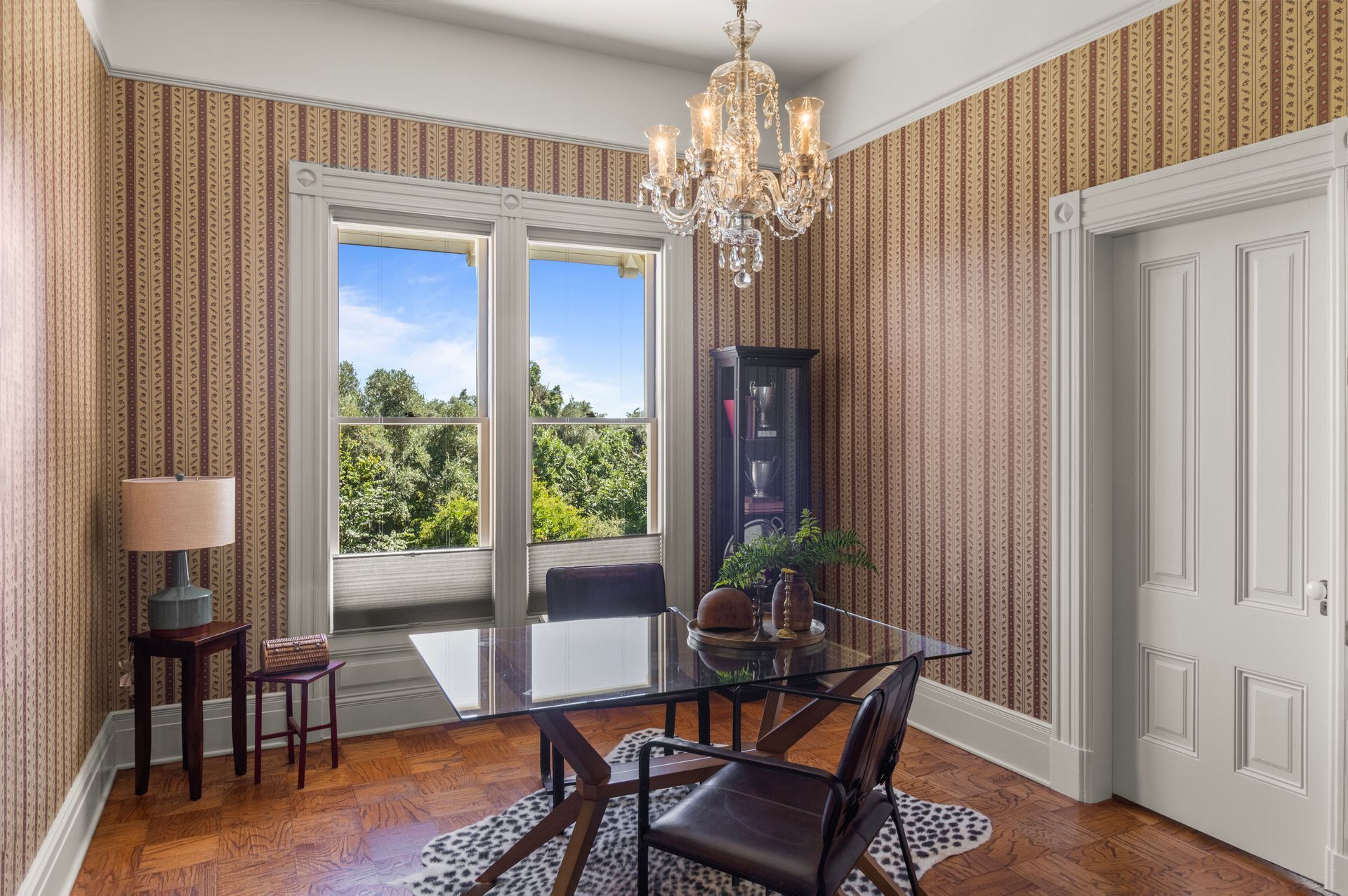 2727 Russell Boulevard, Davis, CA, USA Home for Sale, with an elegant interior and classic design