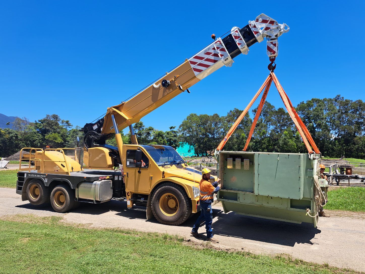 Cranes in Cairns Kelly’s Crane Hire