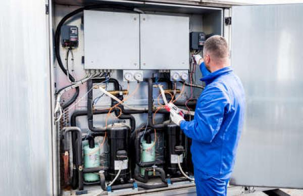 Riparazione macchine per refrigerazione ed essicamento