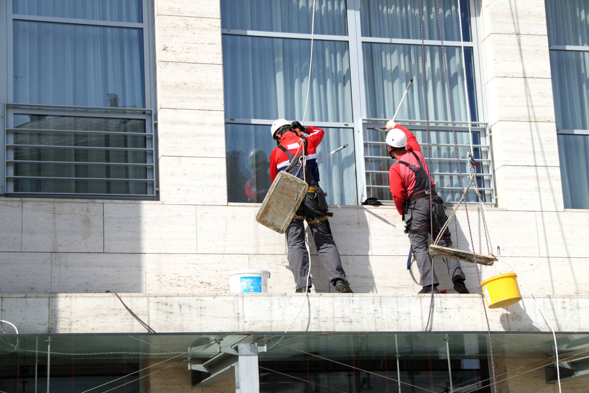 Two Cleaner — Saugus, MA — Arrow Property Services