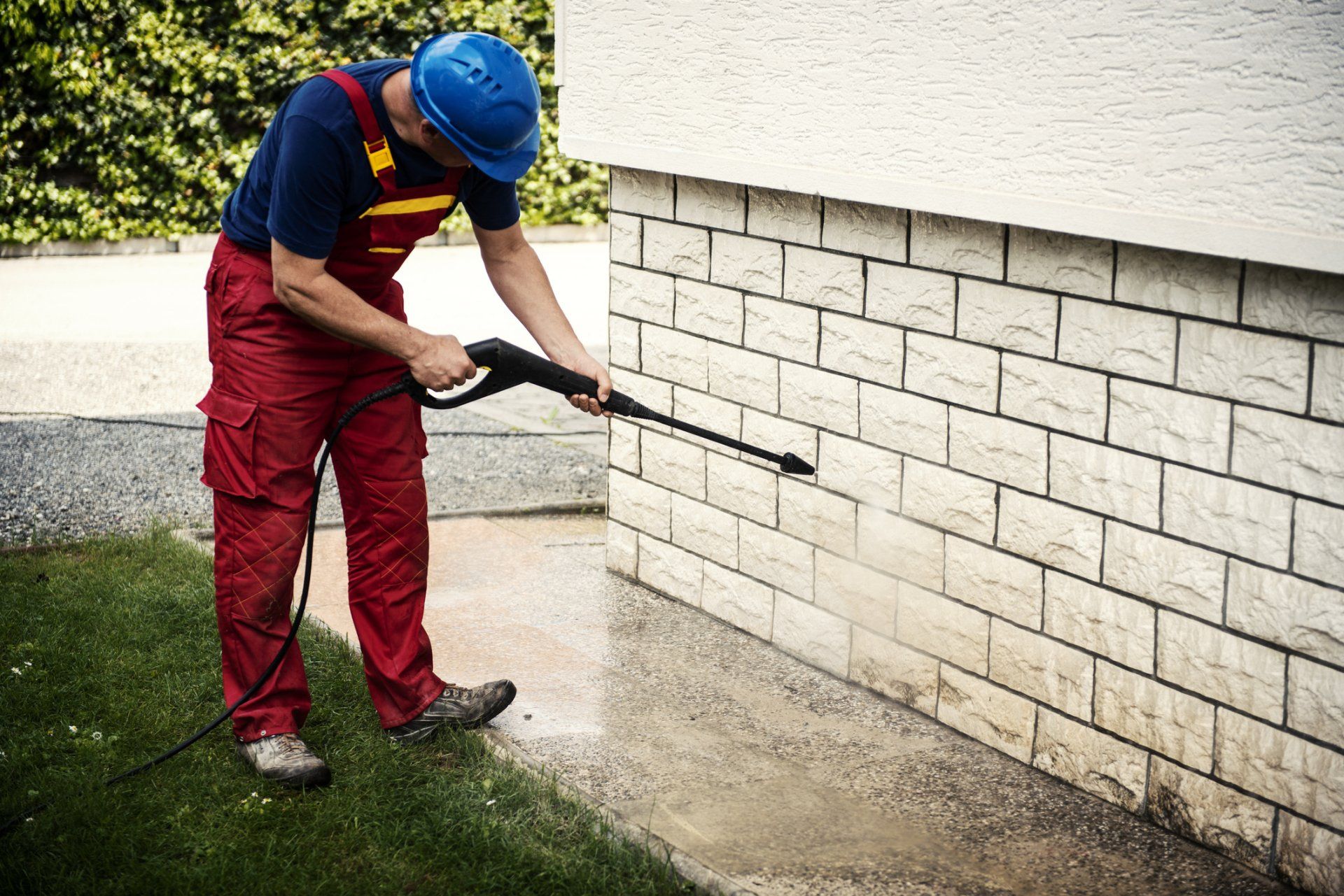 Pressure Washing House Outside Wall — Saugus, MA — Arrow Property Services