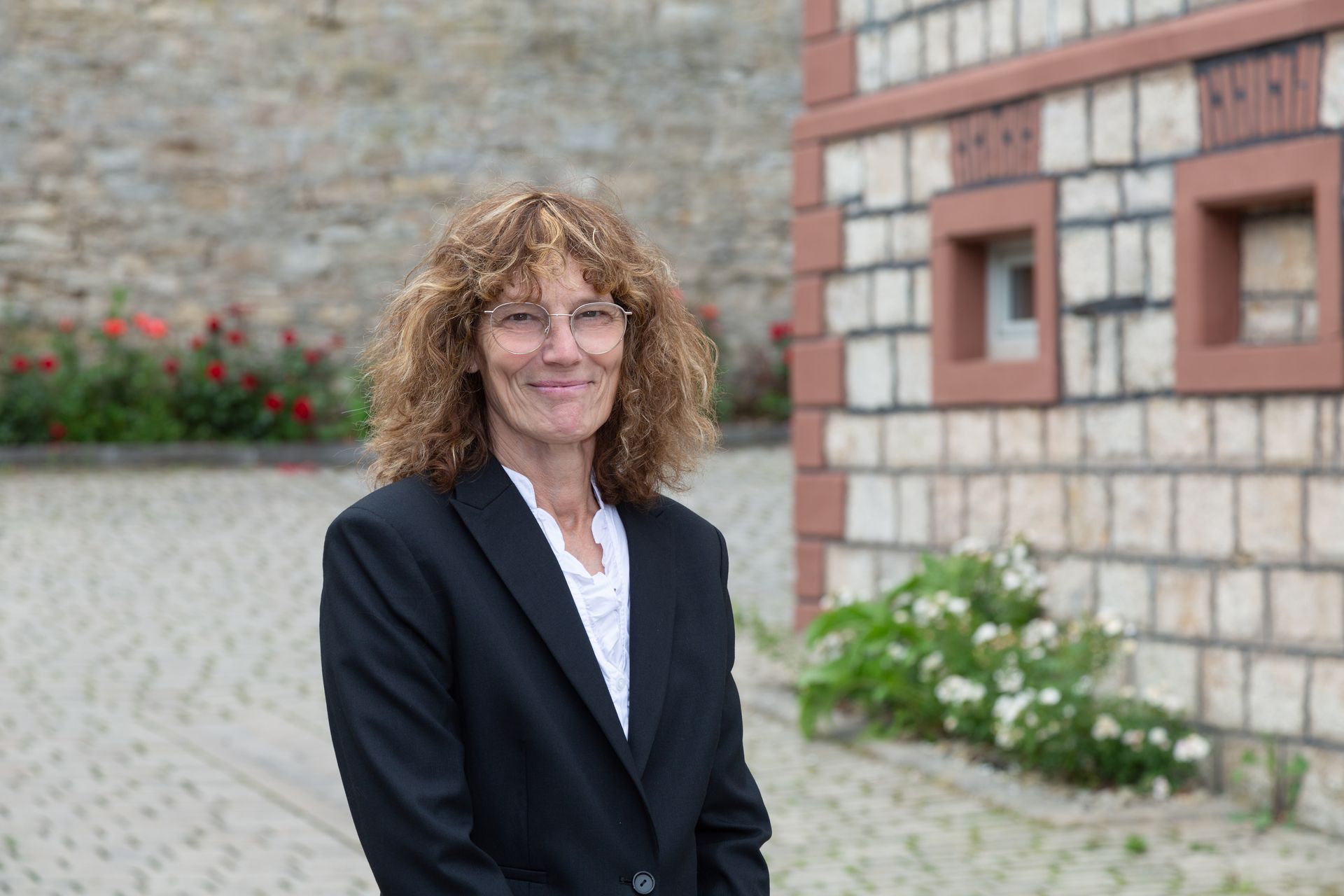 Angelika Nachtmann unterstützt Sie bei Organisation und Fragen rund um Bestattungen Angelika Nachtmann – Ansprechpartnerin bei Trauerhilfe Emmerling
