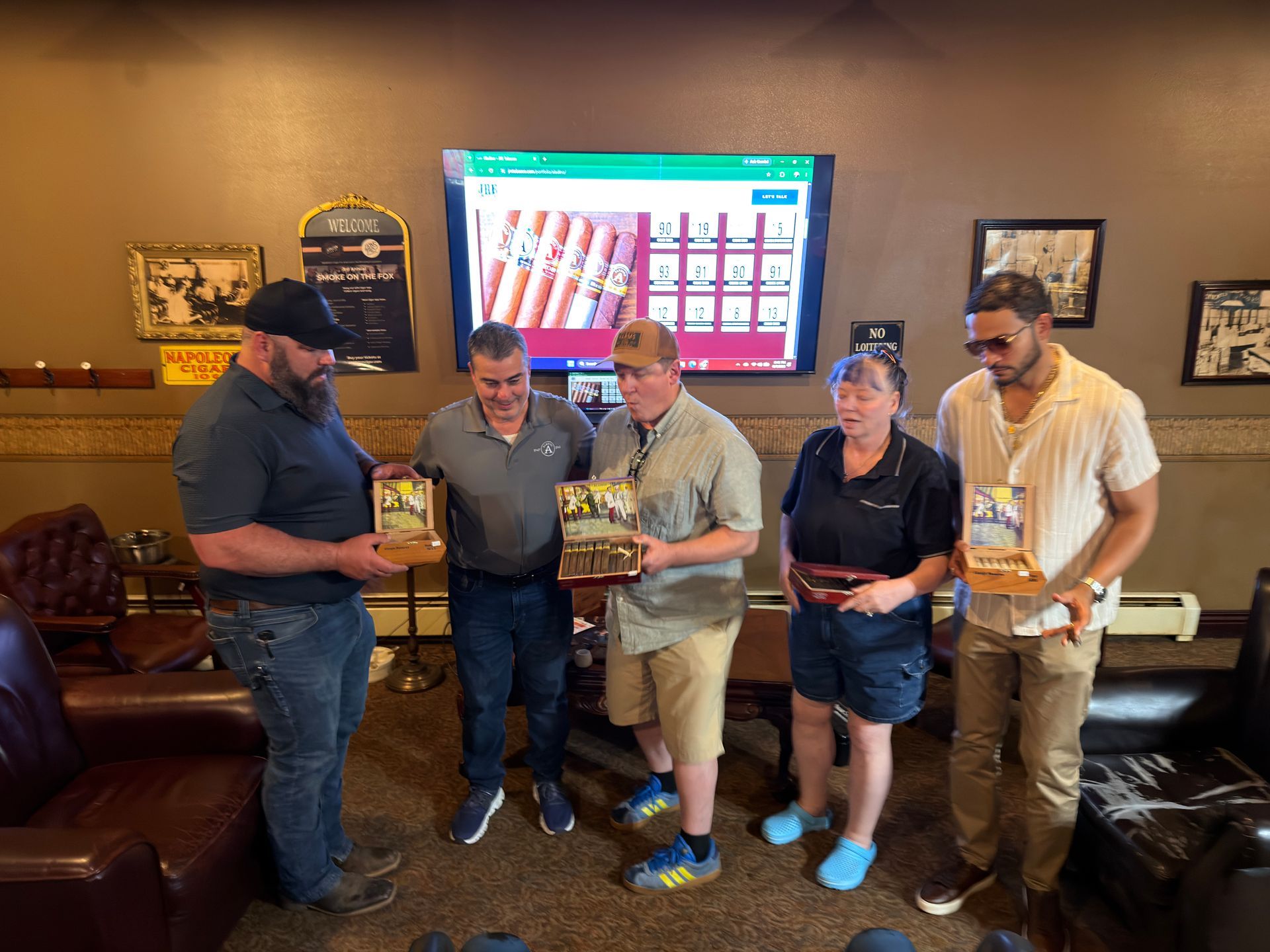 Appleton Cigar Co group shot with Justo Erioa