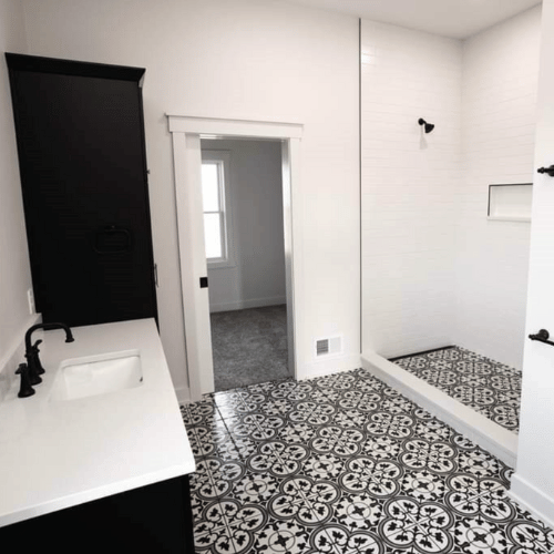 Toledo Ohio interior designer for accent wall and lighting ideas