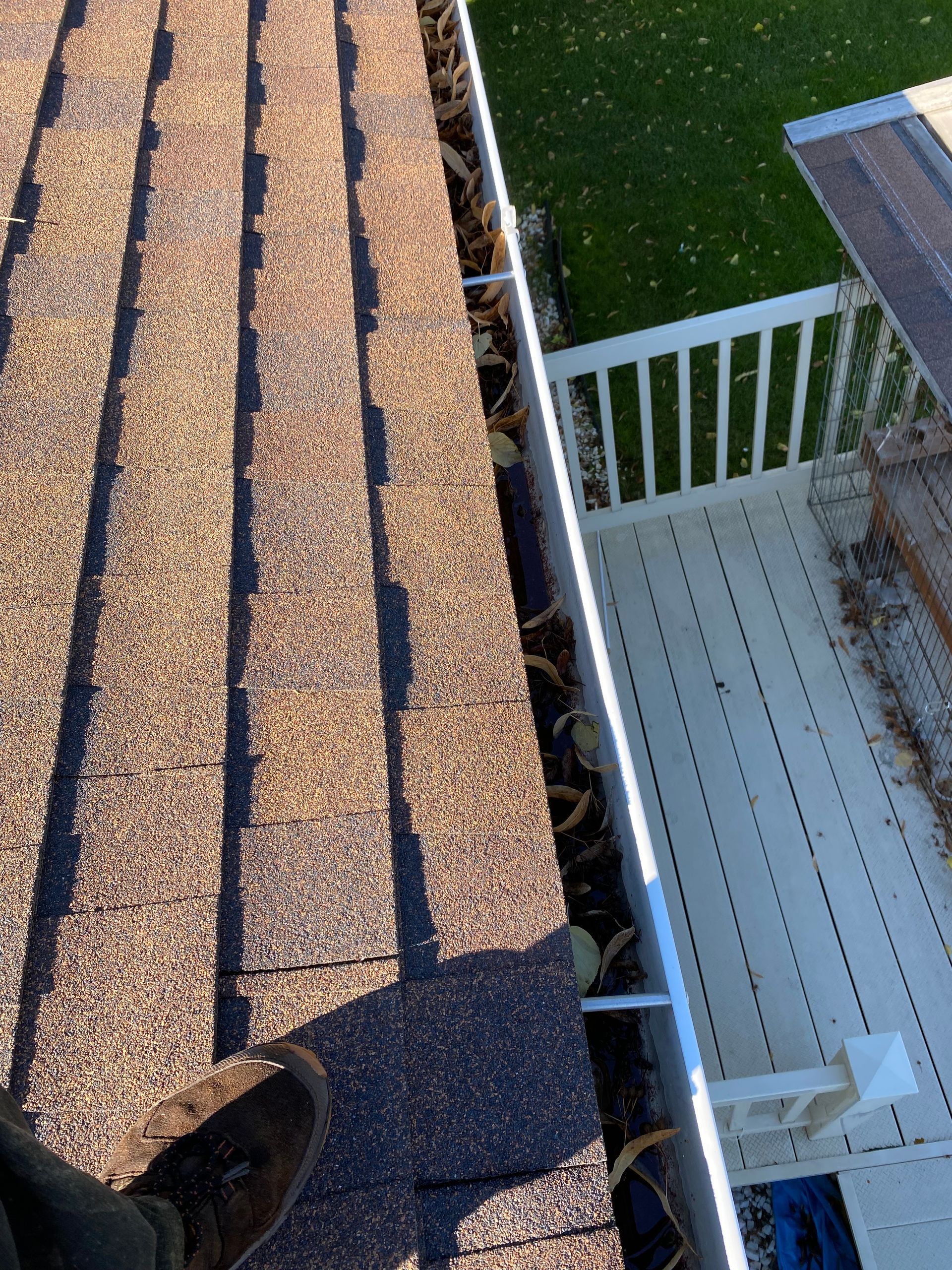gutter cleaning contractor, gutter cleaning company, gutter cleaners helena, gutter cleaners near me
