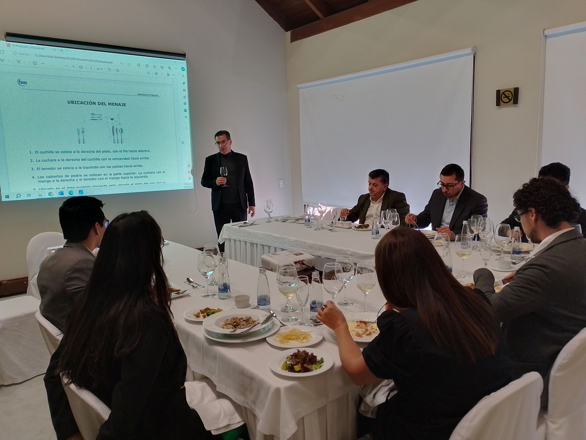 Práctica de actuación vocal para cine y televisión en Bogotá