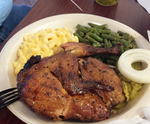smoked chicken with green beans and macaroni