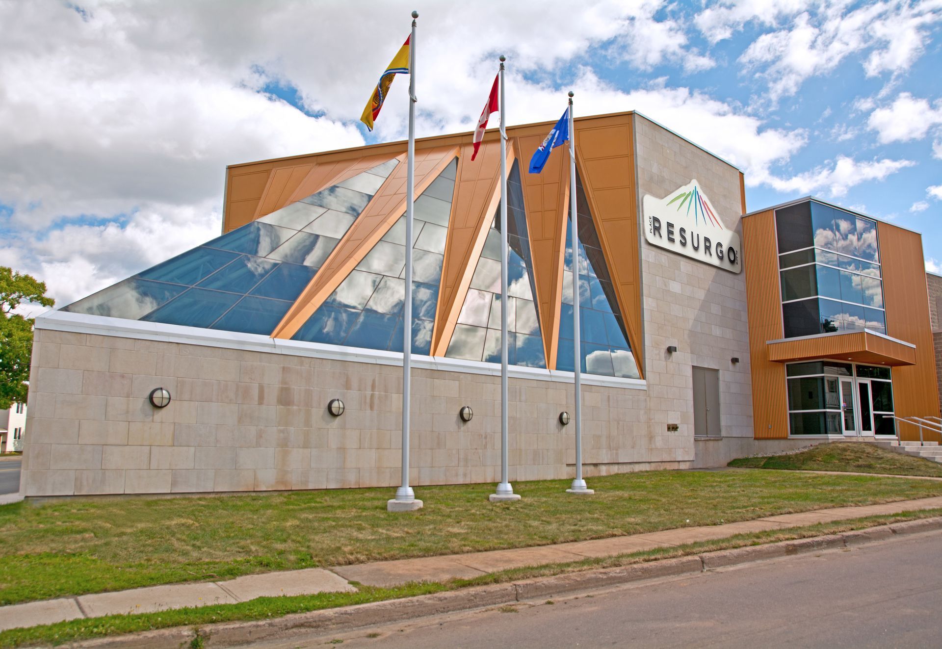 La place Resurgo qui loge le musée de Moncton.