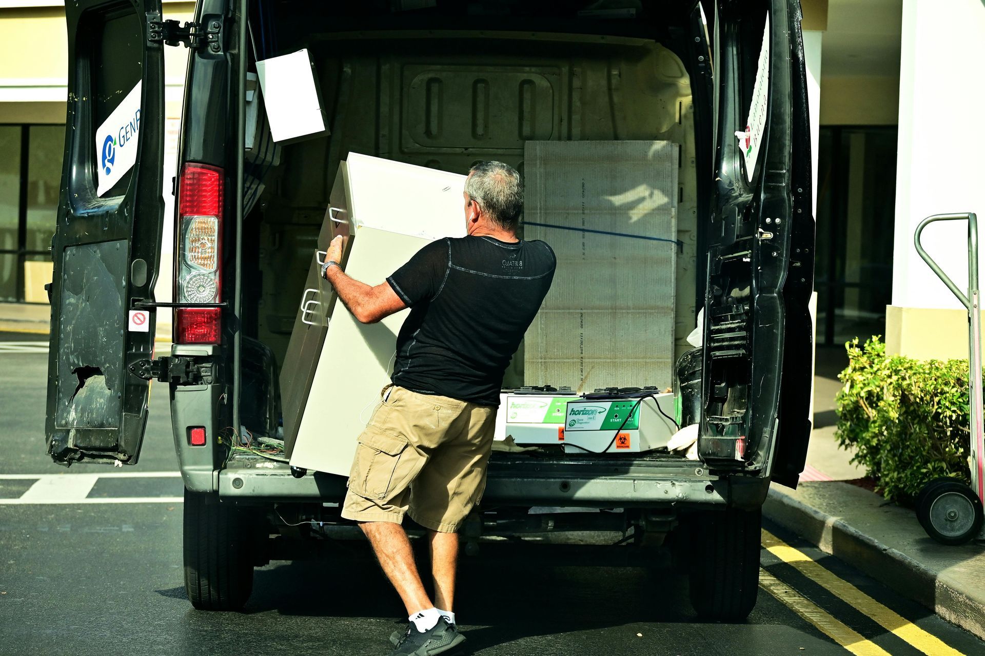 Packing a moving truck for a long distance move