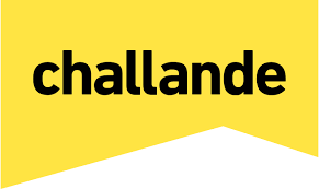 Une bannière jaune avec le mot challande dessus