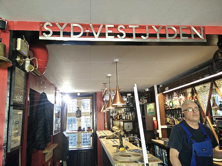 Akustik Bar | Akustikloft bar | Freddys bar | Dansk Lydisolering