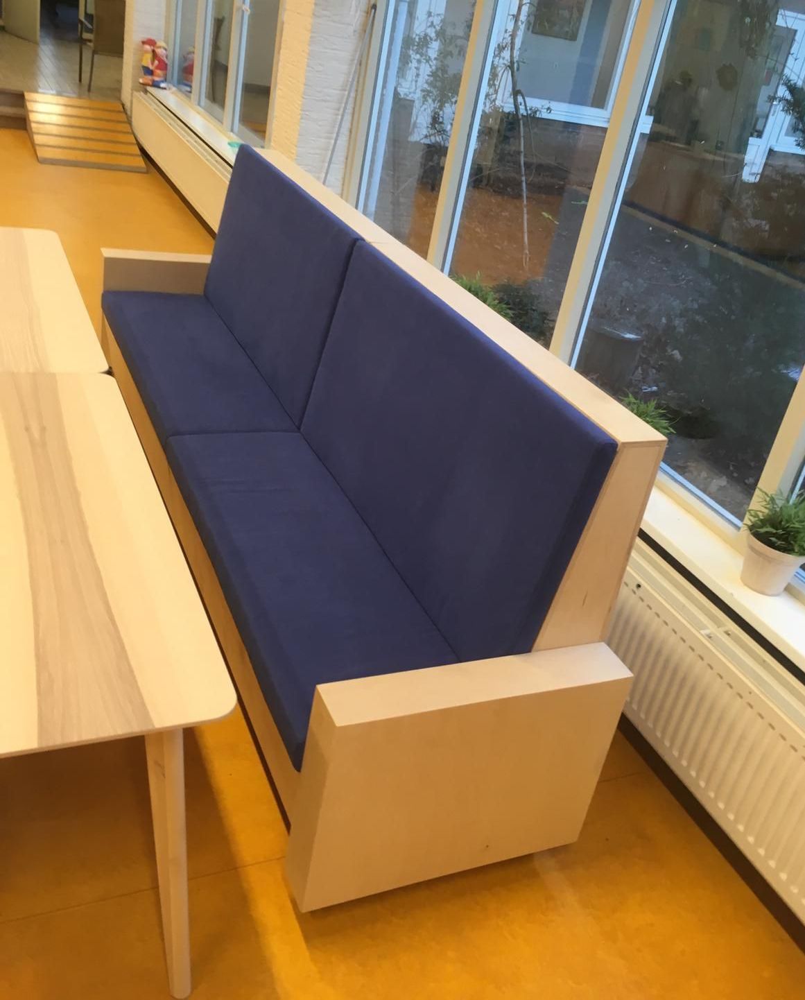 Maatwerk bank aula
