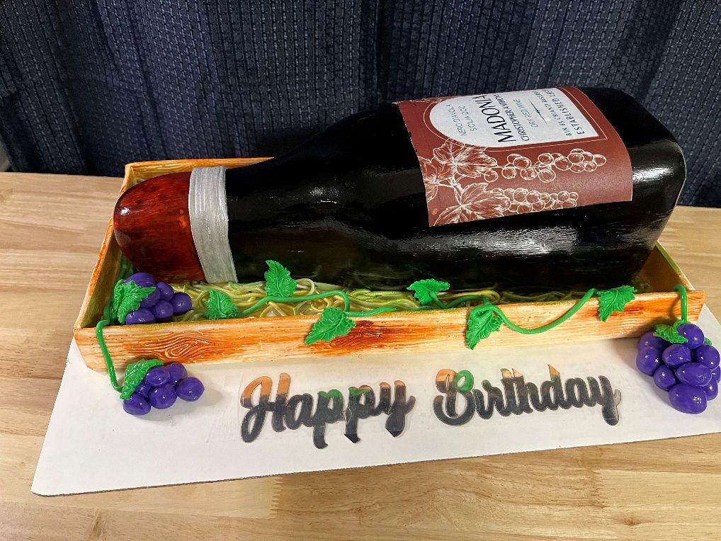 Products LORALS CAKES AND PASTRIES