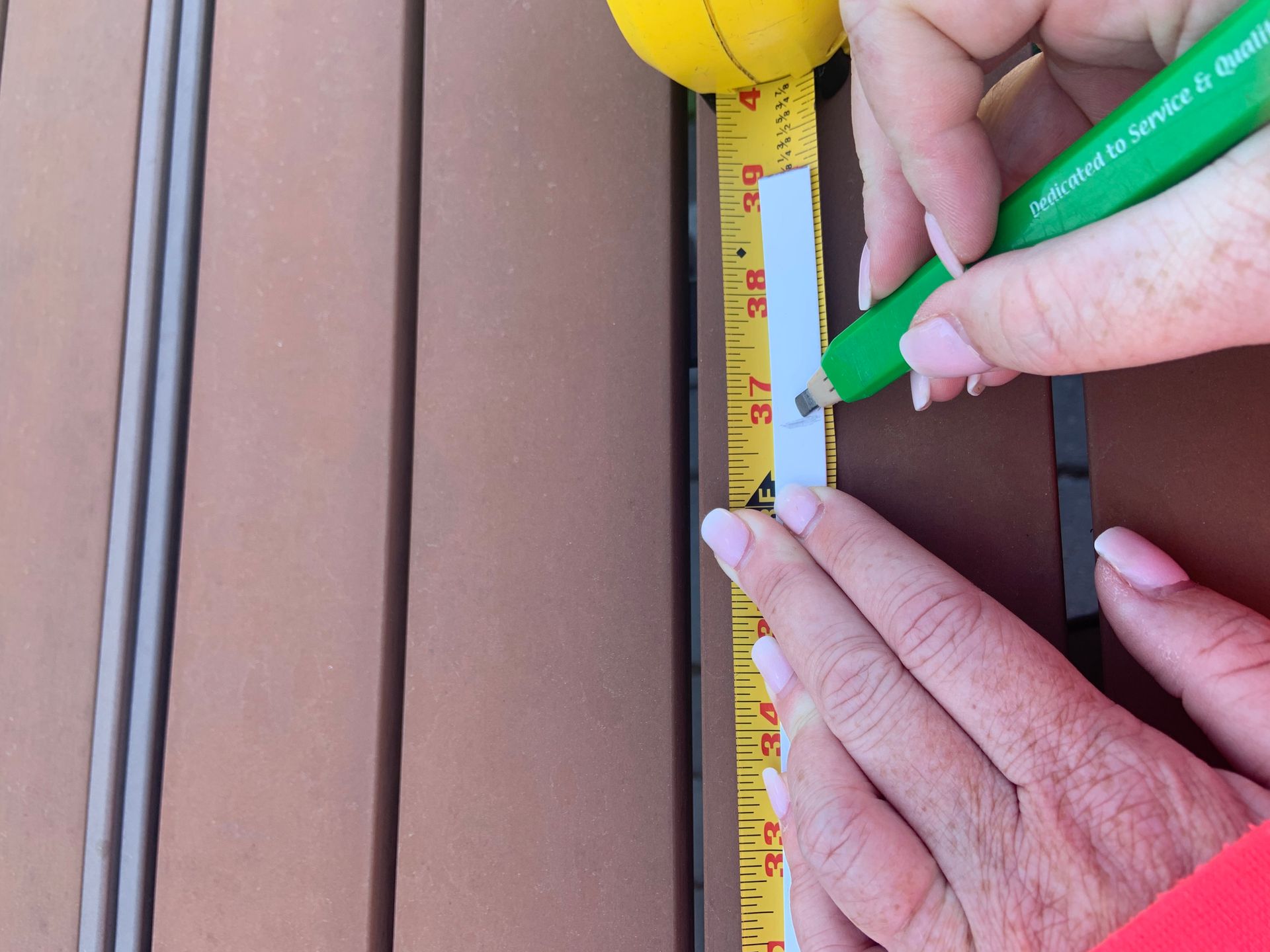 MagicClip the Magical Solution to Hanging Holiday Lights