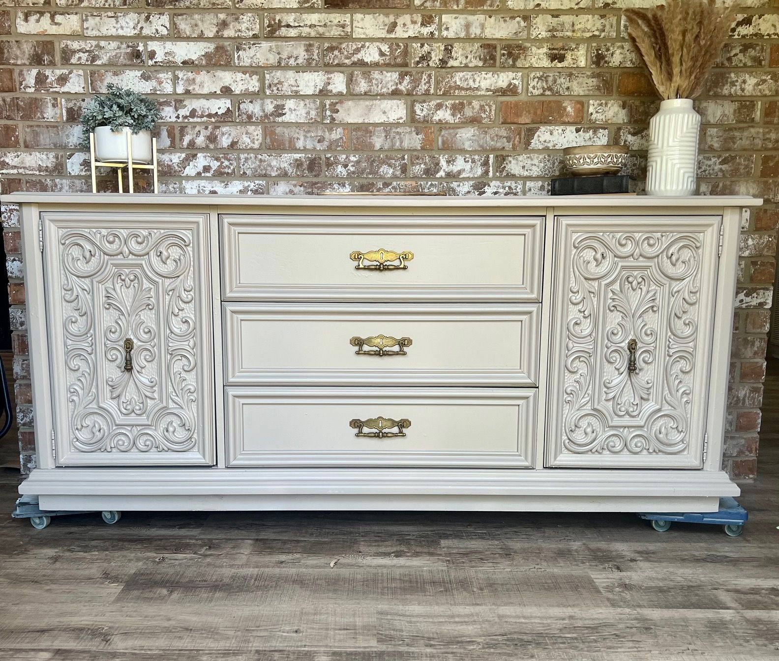 Broyhill Premiere Entrada Bedroom Set