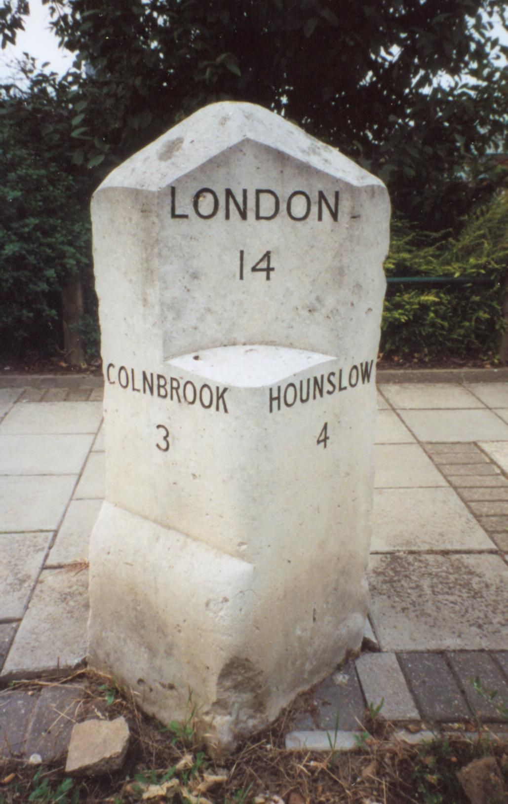 Tales from Longford: The Bath Road Milestones