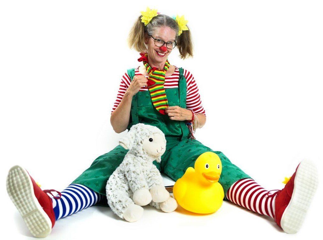 zorgclown Aagje, clown Aagje, clown, contactclown, contactclown Aagje, contact, contactclown in de zorg, kijk mijn sok stropdas eens