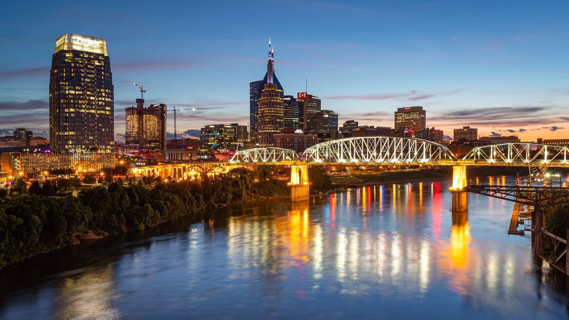 New hotels in Nashville Tennessee - Music City skyline and downtown Broadway