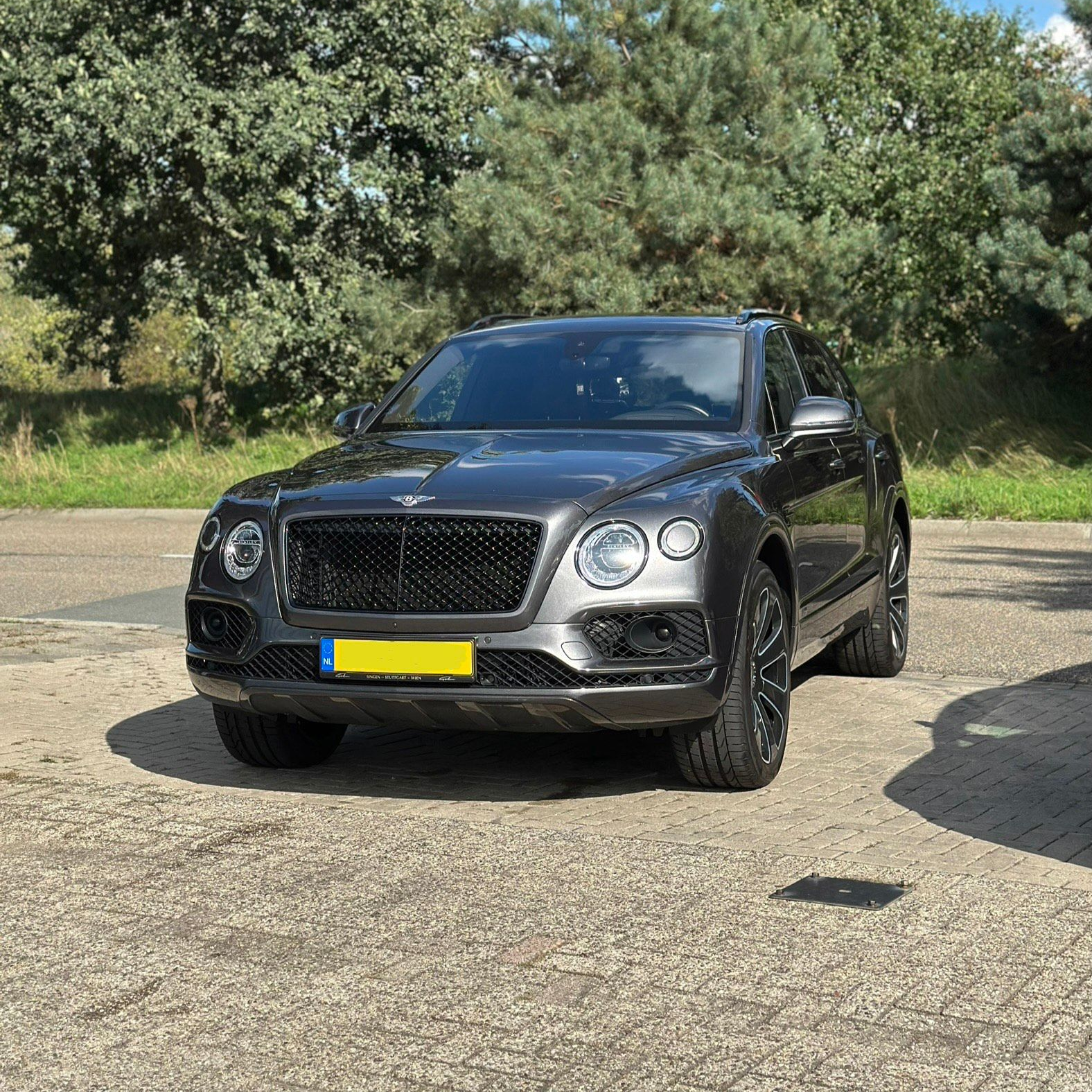 Bently na car cleaning op locatie in Nijmegen.