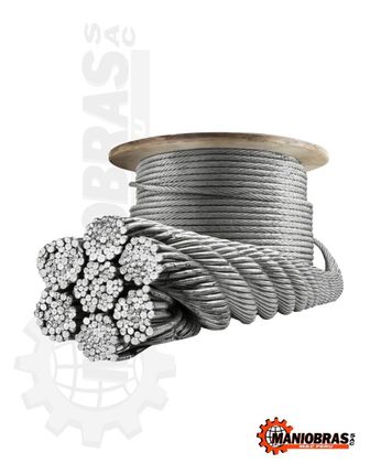 Carrete de cable de acero enrollado con el extremo cortado mostrando los hilos metálicos trenzados sobre fondo blanco.