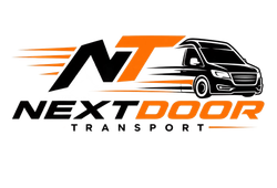 NextDoor Transport-logo met een gestileerde zwart-oranje bestelwagen en tekst op een witte achtergrond.