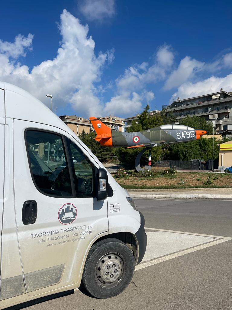 trasporto camion con sponda idraulica