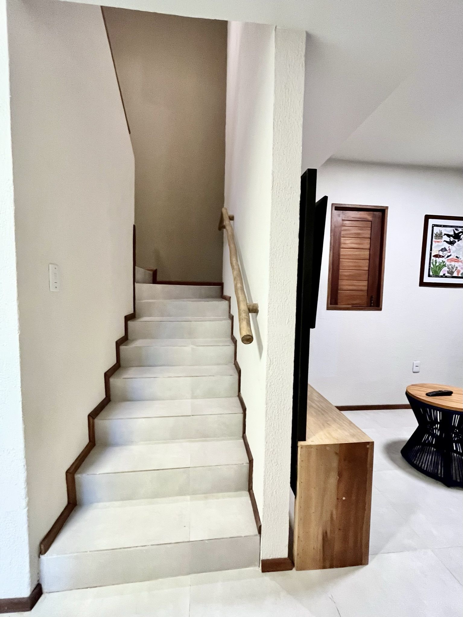 Escadas e corredor 