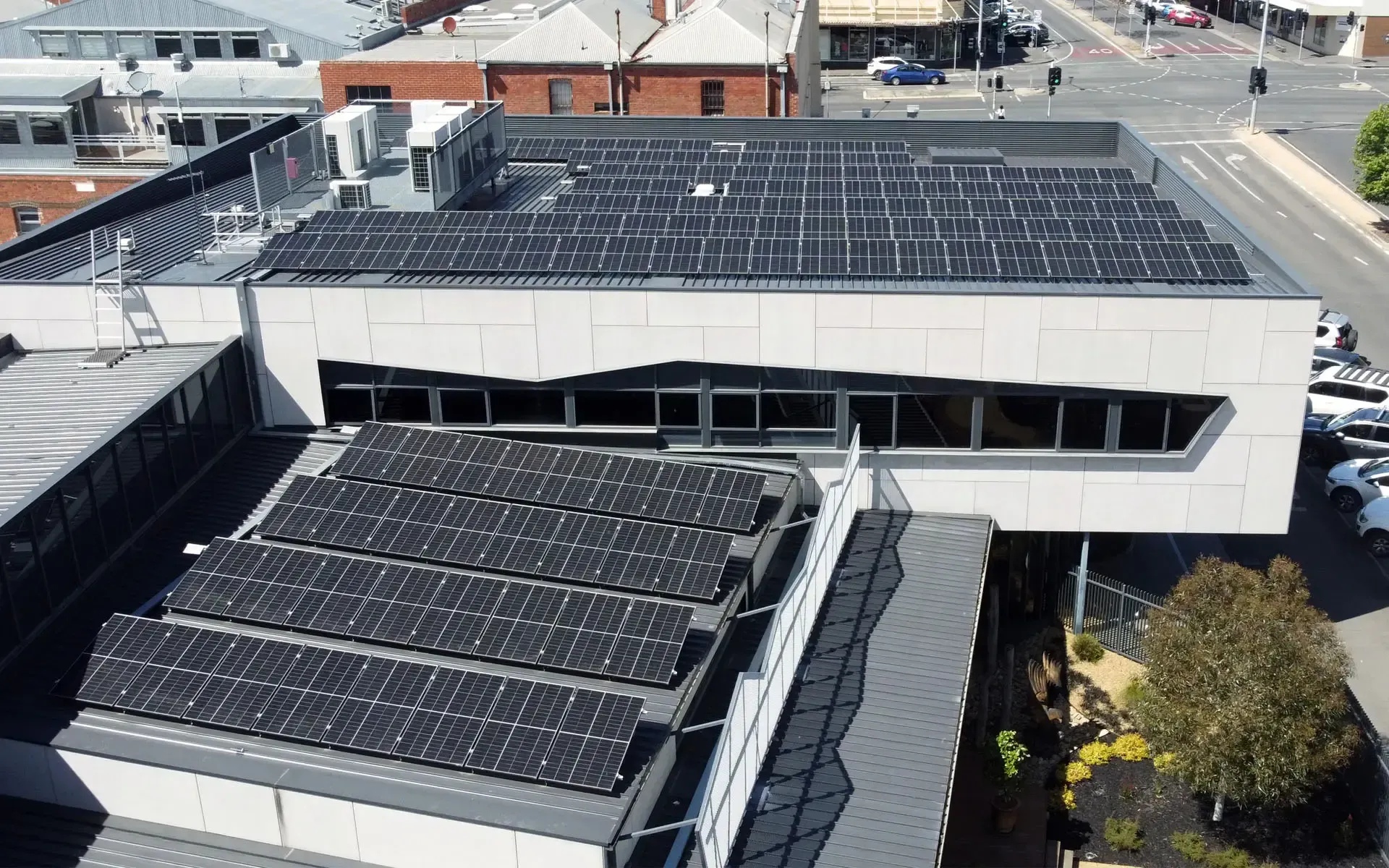 Ballarat Solar Group - Solar Panel and Battery Commercial Install Ballarat & District Aboriginal Co-operative (BADAC)