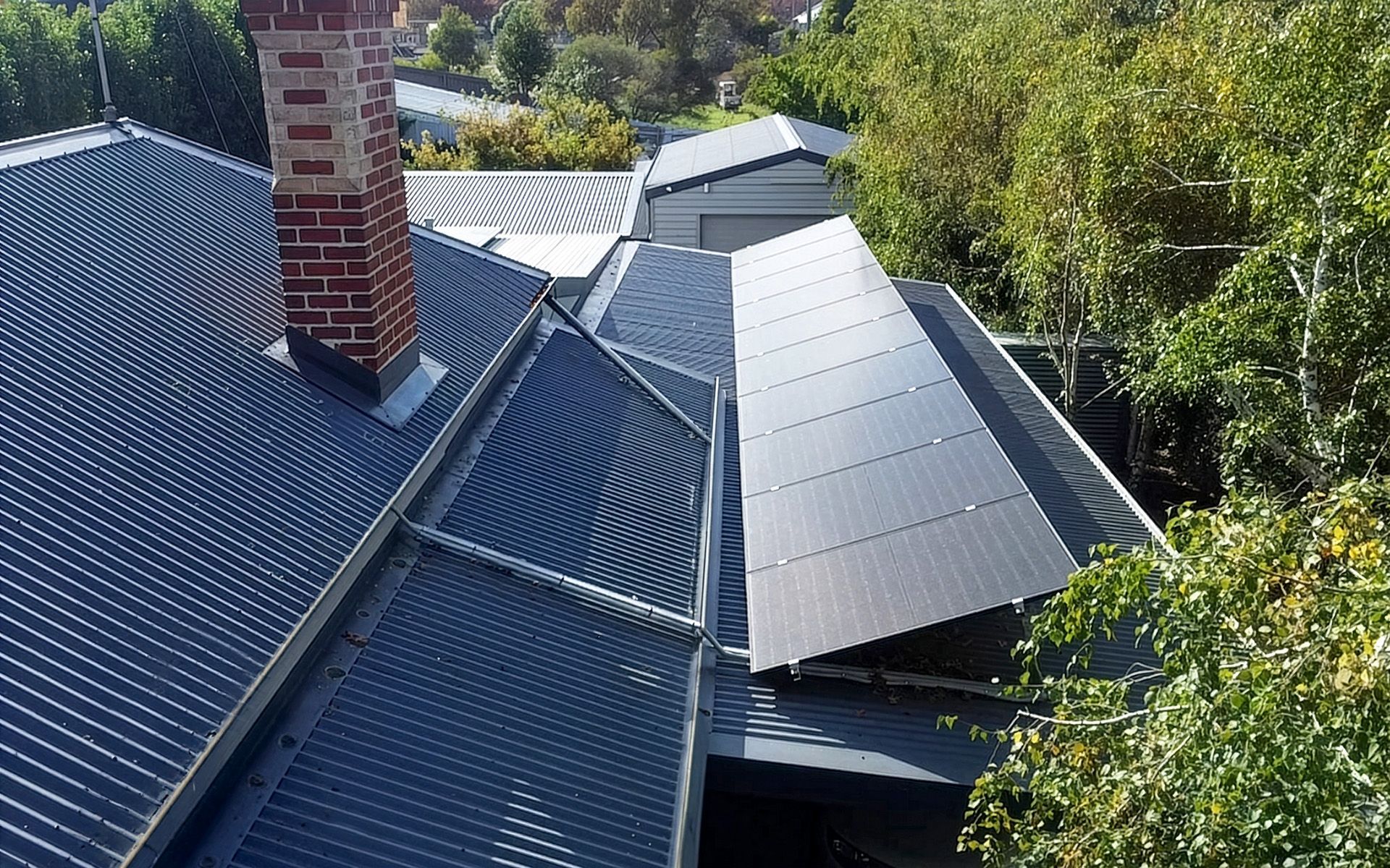 6.6 kW Suntech solar panel system with Enphase microinverters and 20 kWh battery storage installation in Brown Hill, Ballarat