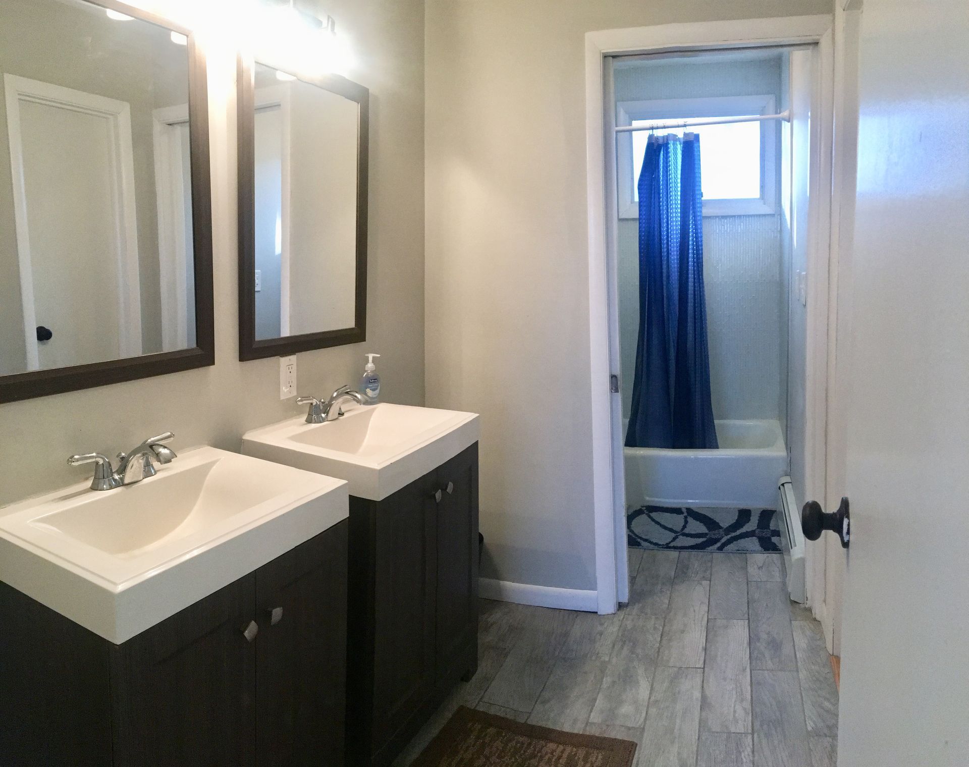 dual sink bathroom