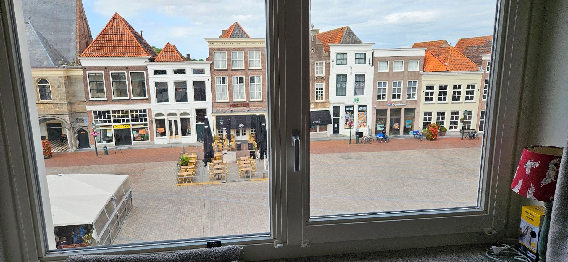 Uitzicht op de markt / oude haven van Zierikzee
