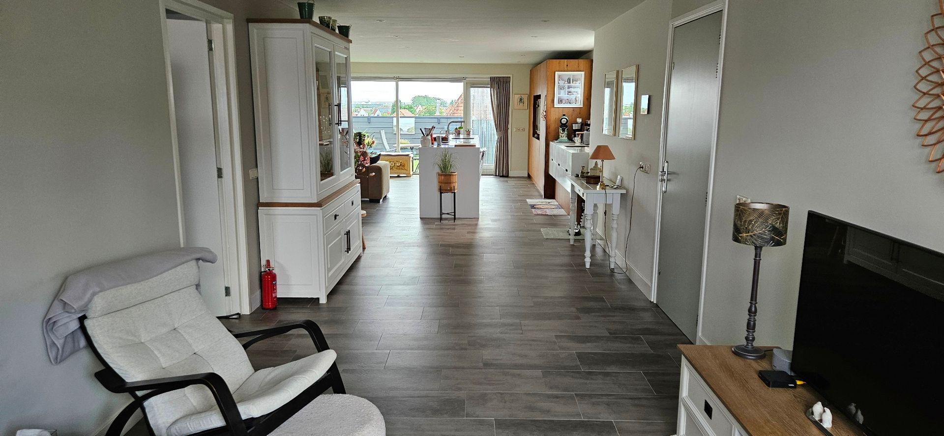 Appartement met aan beide zijden mooi uitzicht: de markt aan één zijde, vergezicht naar Zeelandbrug aan de andere zijde