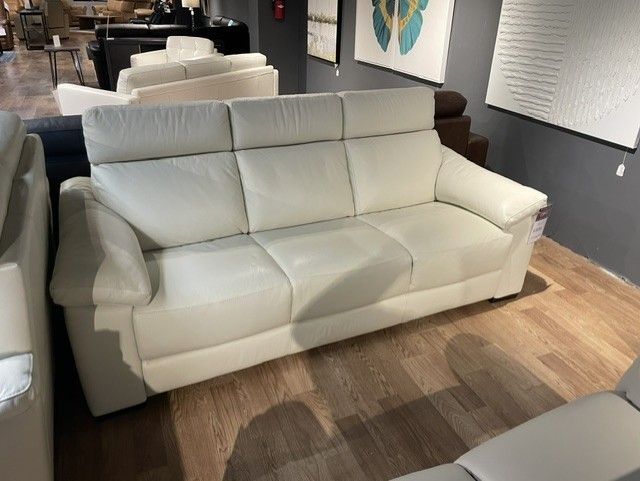 Natuzzi Estremo C126 Leather Sectional | Luxury Stationary Sofa & Loveseat